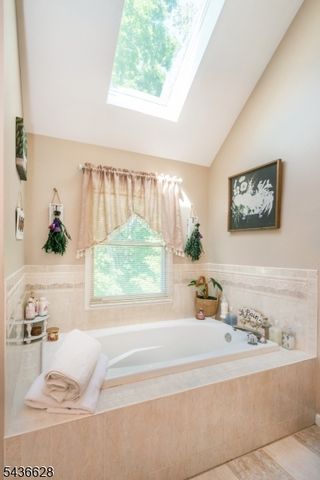 5 Kingston Ct, Jefferson Twp., NJ 07438