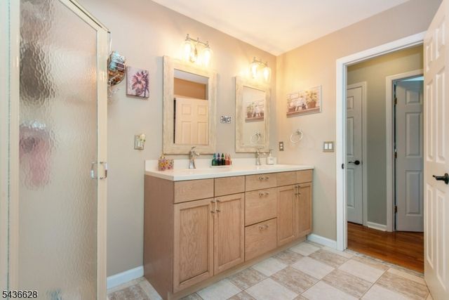 5 Kingston Ct, Jefferson Twp., NJ 07438