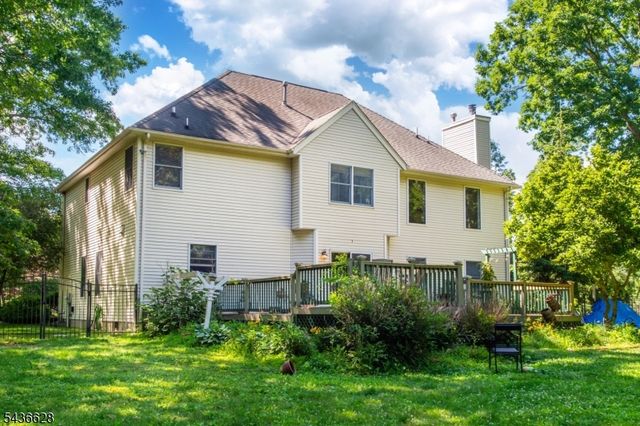 5 Kingston Ct, Jefferson Twp., NJ 07438