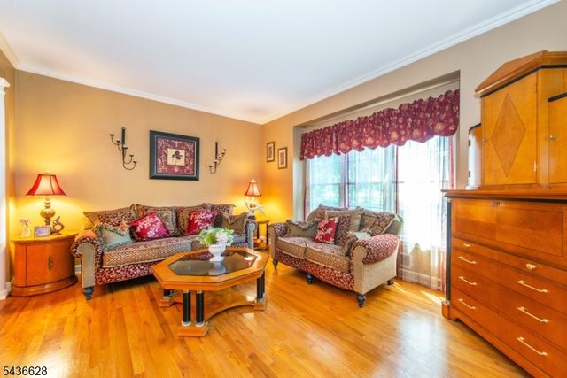 5 Kingston Ct, Jefferson Twp., NJ 07438