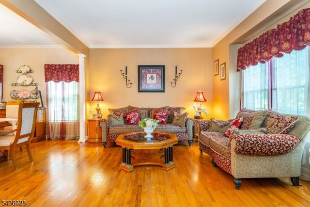 5 Kingston Ct, Jefferson Twp., NJ 07438