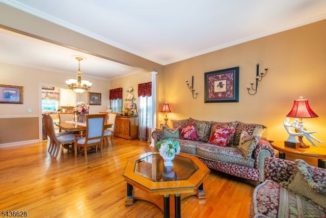 5 Kingston Ct, Jefferson Twp., NJ 07438