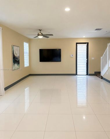 10455 NW 82nd St 10, Doral, FL 33178