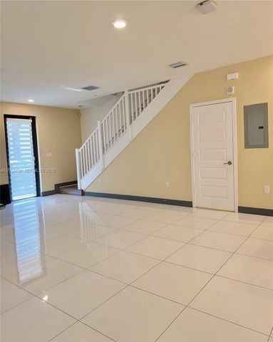 10455 NW 82nd St 10, Doral, FL 33178