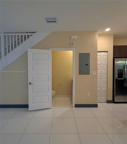 10455 NW 82nd St 10, Doral, FL 33178