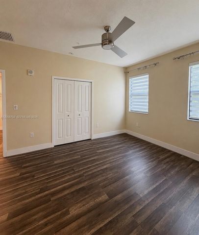 10455 NW 82nd St 10, Doral, FL 33178