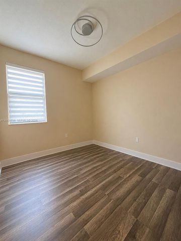 10455 NW 82nd St 10, Doral, FL 33178