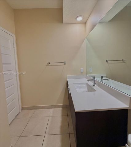 10455 NW 82nd St 10, Doral, FL 33178