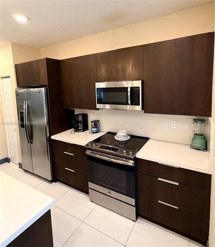 10455 NW 82nd St 10, Doral, FL 33178