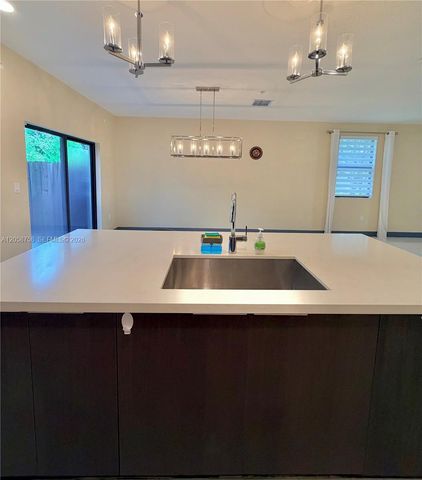 10455 NW 82nd St 10, Doral, FL 33178