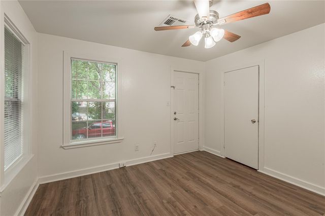 1015 Avenue J, Huntsville, TX 77320