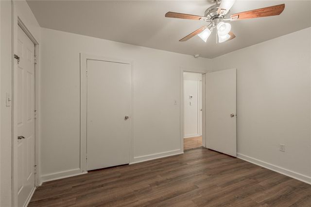 1015 Avenue J, Huntsville, TX 77320