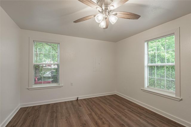 1015 Avenue J, Huntsville, TX 77320