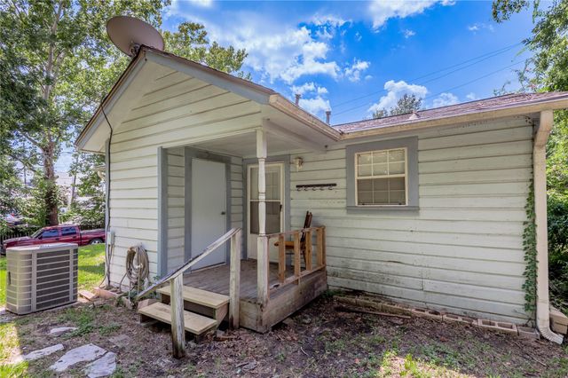 1015 Avenue J, Huntsville, TX 77320