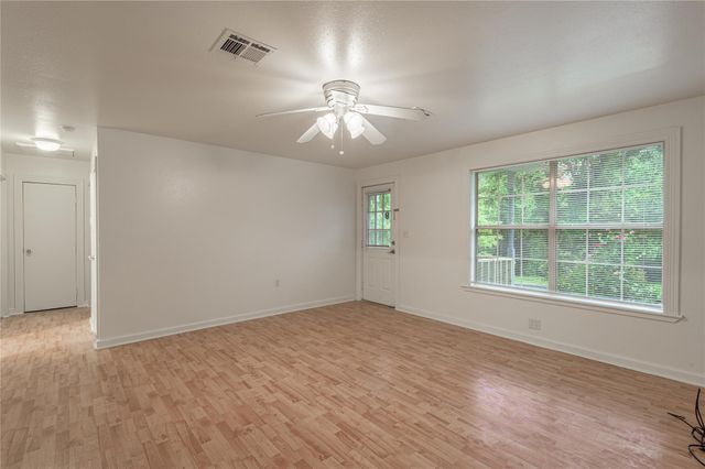 1015 Avenue J, Huntsville, TX 77320