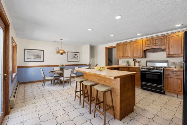 6 Patricia Circle, Wilmington, MA 01887