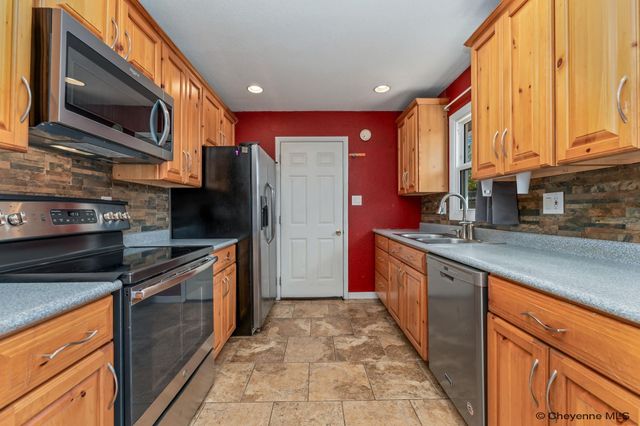 703 TAFT AVE, Cheyenne, WY 82001