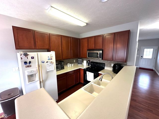 4928 Tuscany Lane, Indianapolis, IN 46254