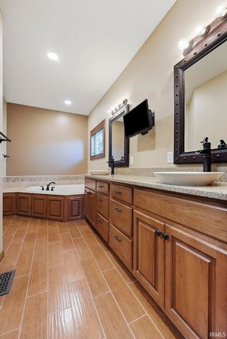2208 Longleaf Drive, Fort Wayne, IN 46814