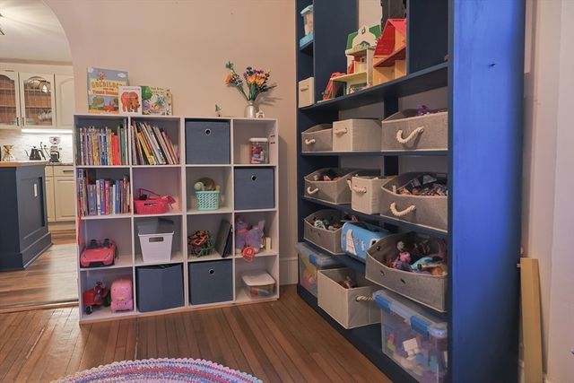 657 County St, New Bedford, MA 02740