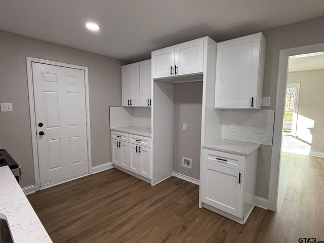 703 E Hillsboro St, Tyler, TX 75702