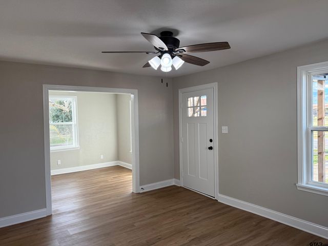 703 E Hillsboro St, Tyler, TX 75702