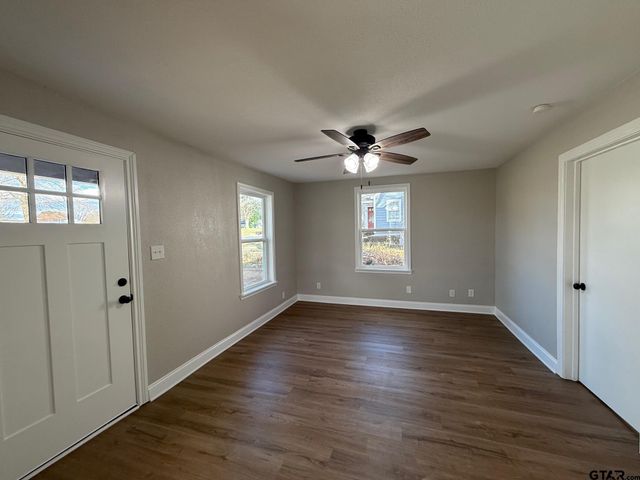 703 E Hillsboro St, Tyler, TX 75702