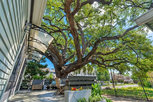 2910 Houston Avenue, Houston, TX 77009