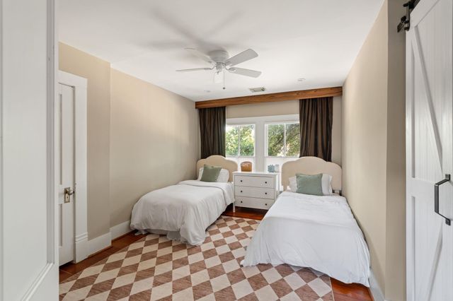 2910 Houston Avenue, Houston, TX 77009