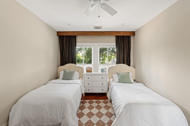 2910 Houston Avenue, Houston, TX 77009