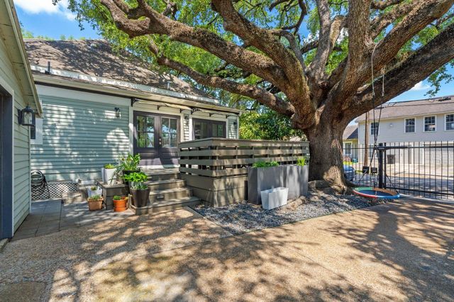 2910 Houston Avenue, Houston, TX 77009