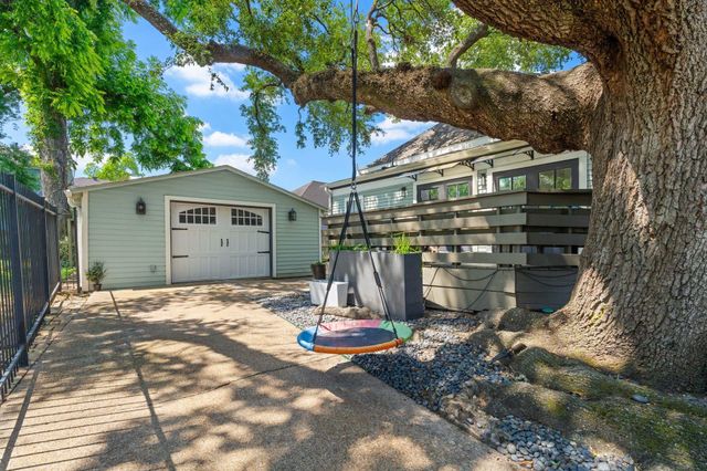 2910 Houston Avenue, Houston, TX 77009
