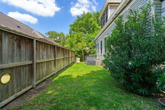 2910 Houston Avenue, Houston, TX 77009