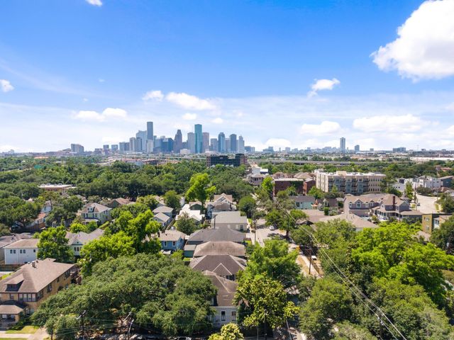 2910 Houston Avenue, Houston, TX 77009