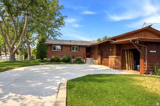 2252 W 800 N, Clinton, UT 84015