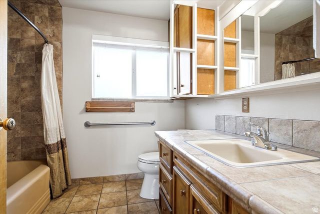 2252 W 800 N, Clinton, UT 84015
