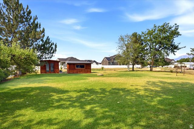 2252 W 800 N, Clinton, UT 84015