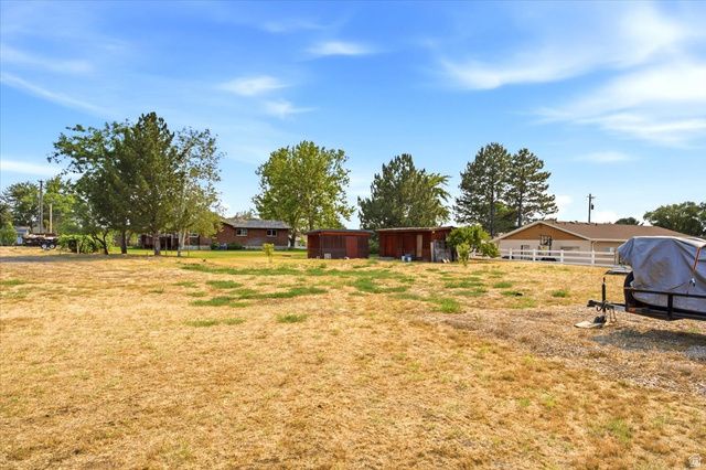 2252 W 800 N, Clinton, UT 84015