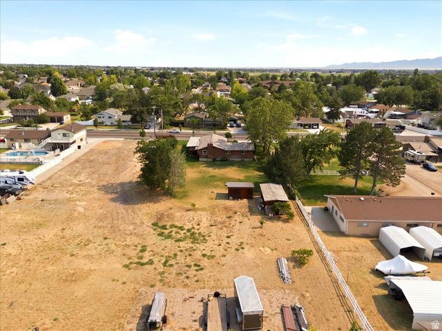 2252 W 800 N, Clinton, UT 84015