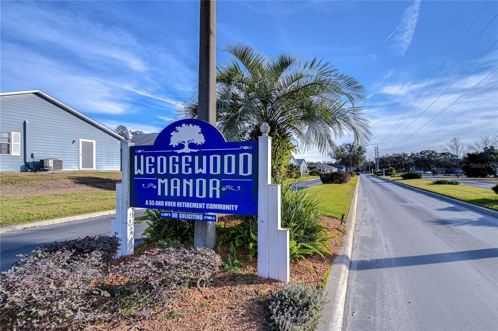 Image 25 of property listing at 37416 TEABERRY LOOP, Zephyrhills, FL 33542