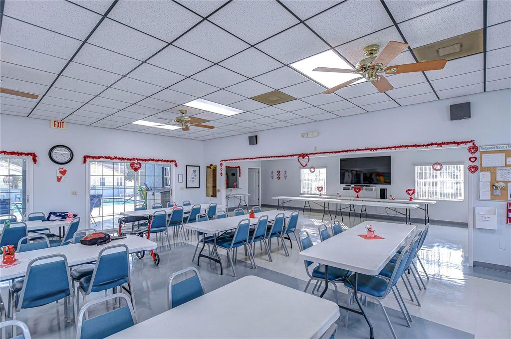 Image 28 of property listing at 37416 TEABERRY LOOP, Zephyrhills, FL 33542