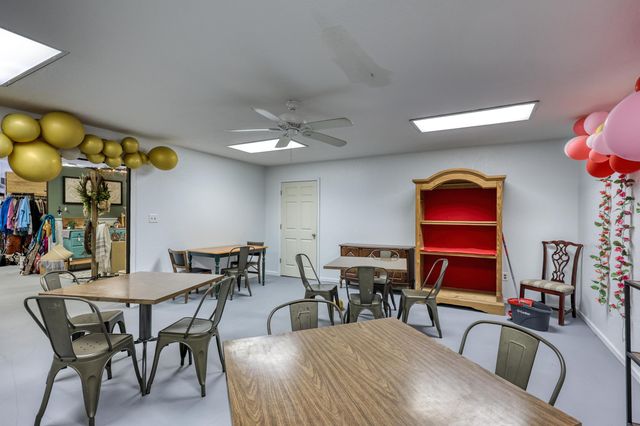 8637 Oxbow Lane, Neosho, MO 64850