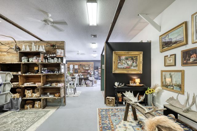 8637 Oxbow Lane, Neosho, MO 64850