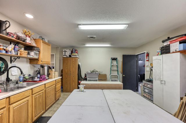 8637 Oxbow Lane, Neosho, MO 64850