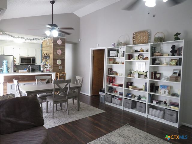 310 Rattan Drive, Victoria, TX 77901