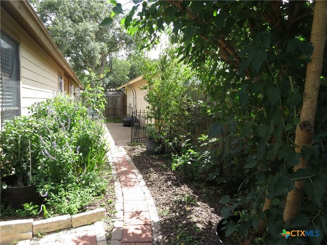 310 Rattan Drive, Victoria, TX 77901