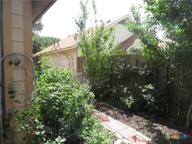 310 Rattan Drive, Victoria, TX 77901