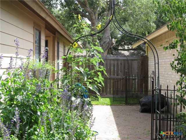 310 Rattan Drive, Victoria, TX 77901