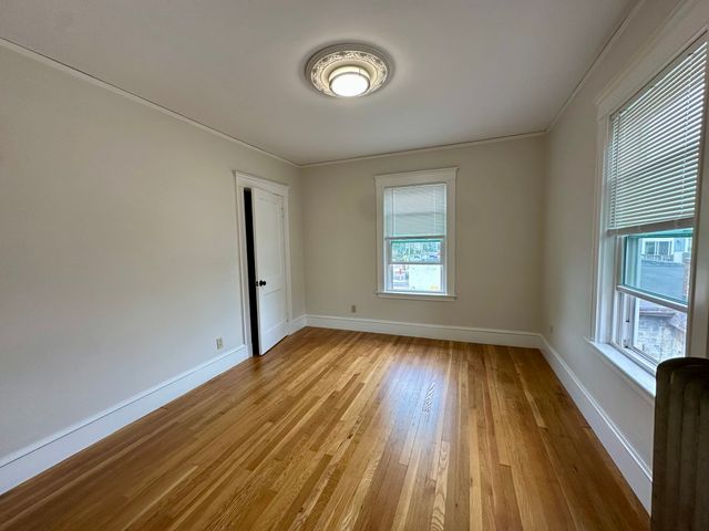 118 Ash St, Waltham, MA 02453