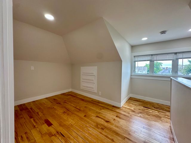 118 Ash St, Waltham, MA 02453